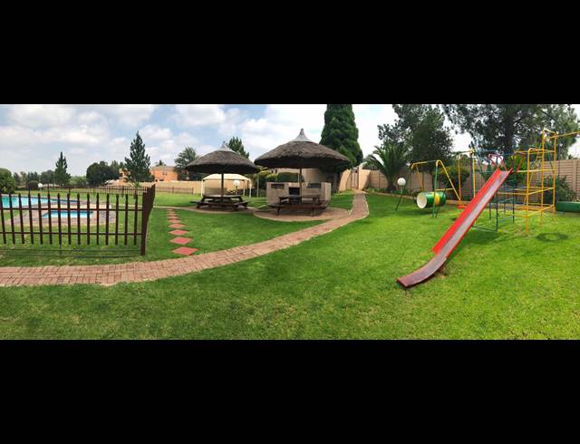 2 BEDROOM APARTMENT FOR SALE IN VANDERBIJLPARK SW 5
